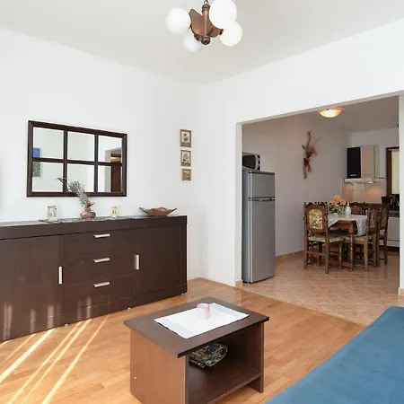 House 1096 Holiday home Premantura